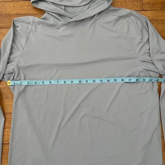 YETI Men's Hooded Ultra Lightweight Sunshirt - Picture 5 of 8